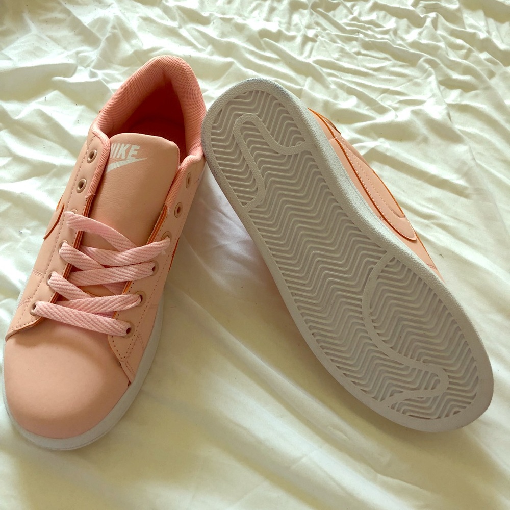 Shoe